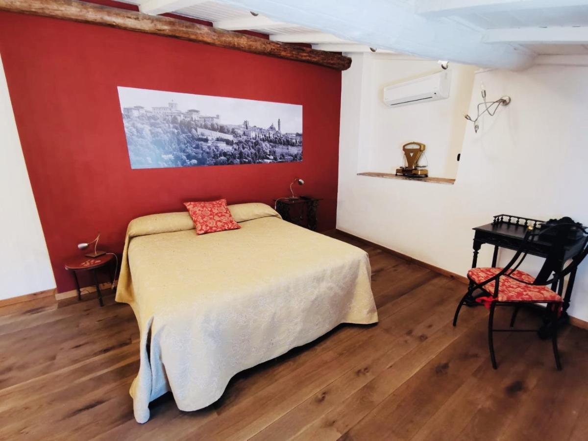 Angolo Del Poeta Bergamo Exterior photo